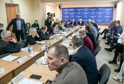 Владислав Пинаев обсудил с членами торгово-промышленной палаты  вопросы, связанные с развитием города