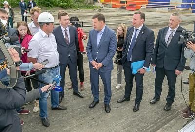 Владислав Пинаев показал губернатору две строительные площадки