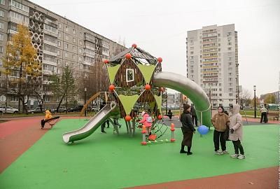 Сквер на Ленинградском проспекте: место для отдыха и общения тагильчан