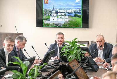 Владислав Пинаев встретился с директорским корпусом