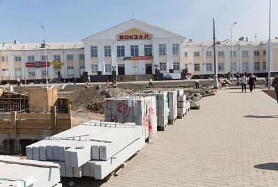 На Привокзальной площади начинается установка каркаса для стелы «Нижний Тагил – город трудовой доблести»