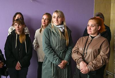 Владислав Пинаев обсудил с родительским комитетом ход капитального ремонта школы № 70