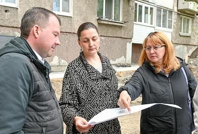 Подрядная организация приступила к комплексному благоустройству двора по улице Красноармейская